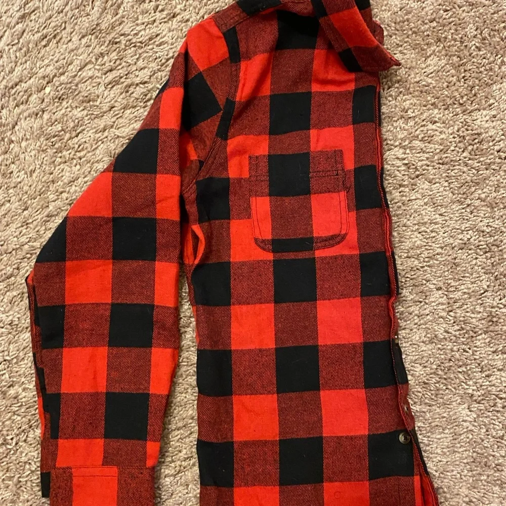 PLAID Long Sleeve button up shirt Red and black Boys size 8✨Like New✨ very nice - Picture 5 of 6